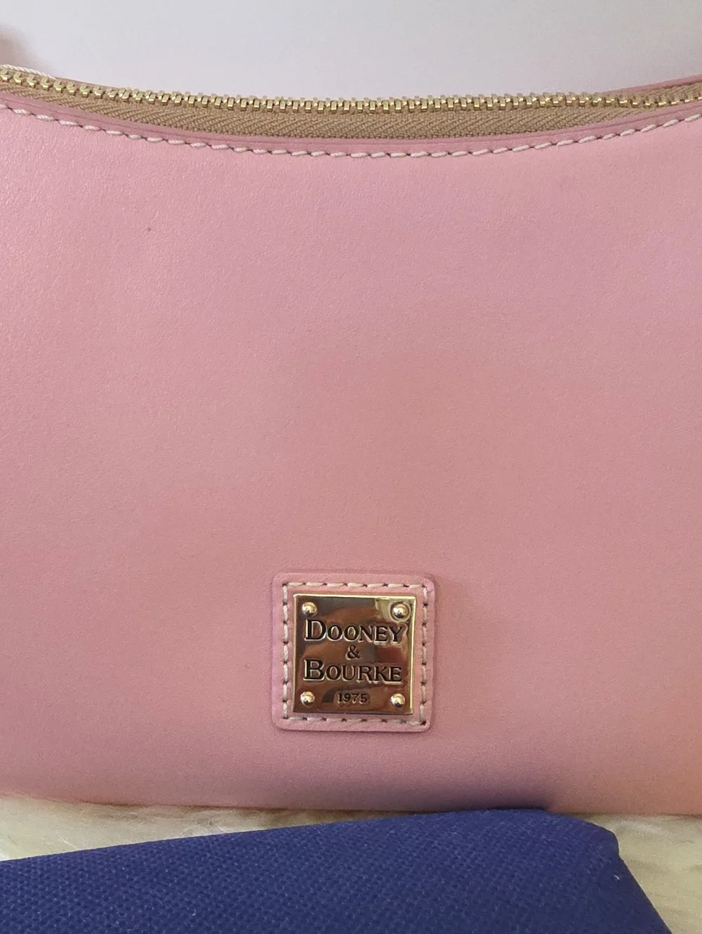 Dooney & Bourke beautiful new